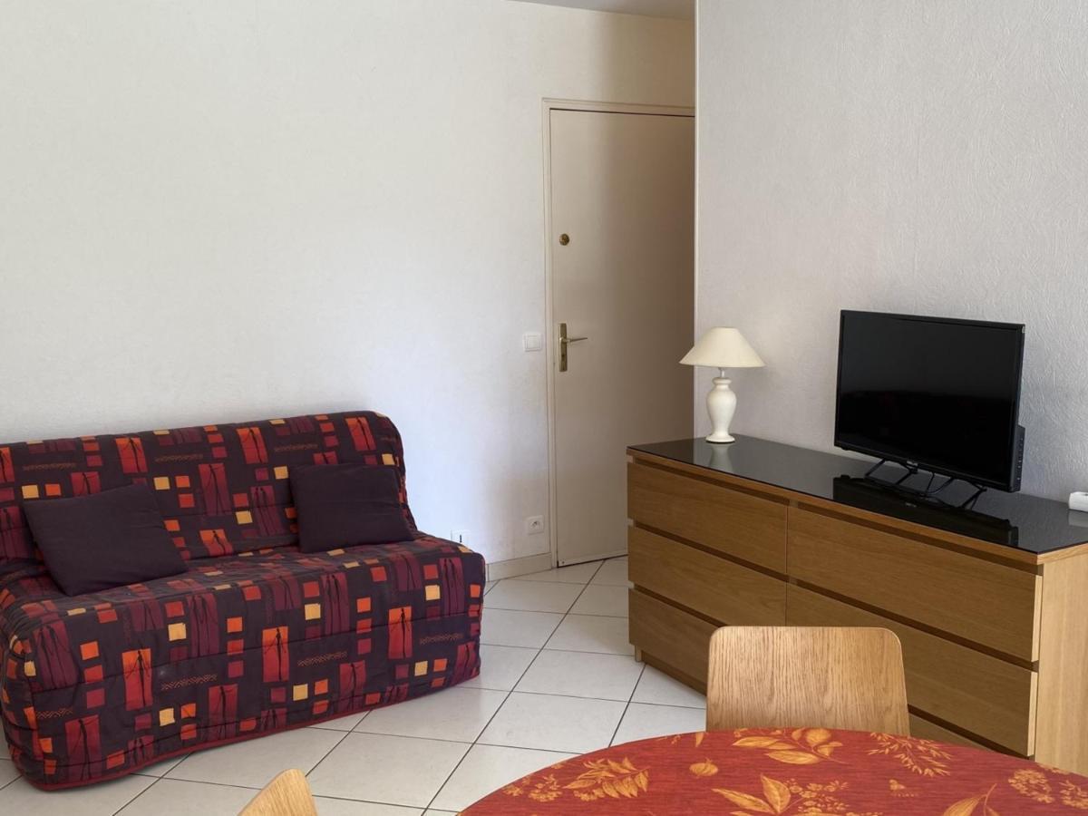 Cabourg : Studio Rez-De-Jardin Proche Plage, Animaux Acceptes, Tv, Wi-Fi Optionnel - Fr-1-487-331 Exterior photo