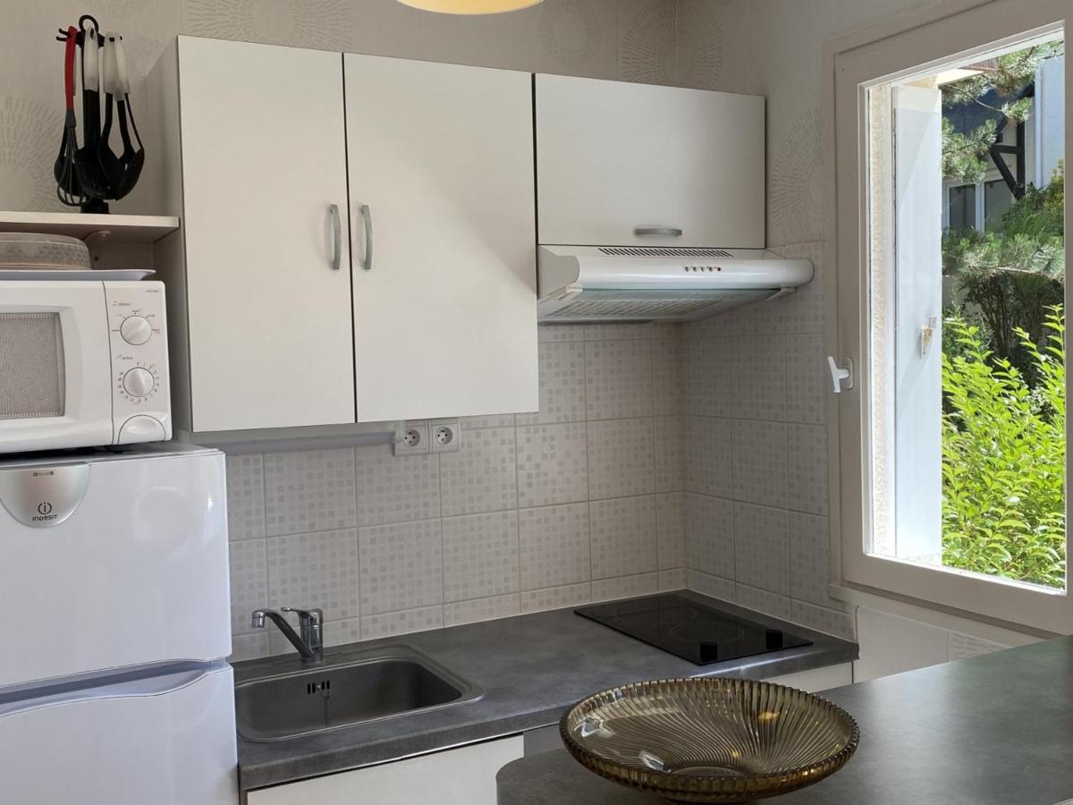 Cabourg : Studio Rez-De-Jardin Proche Plage, Animaux Acceptes, Tv, Wi-Fi Optionnel - Fr-1-487-331 Exterior photo